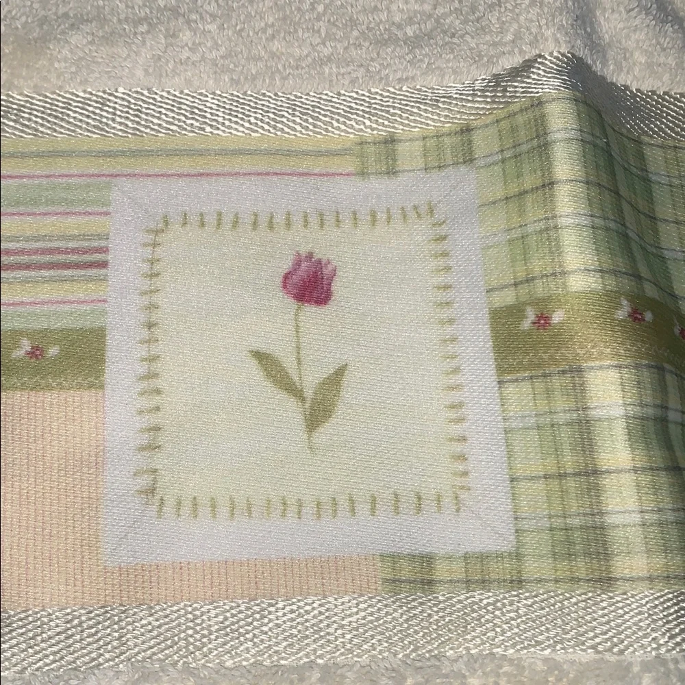 100% Cotton Cream & Floral Bath Towel